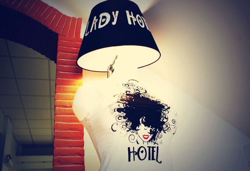 هتل Lady