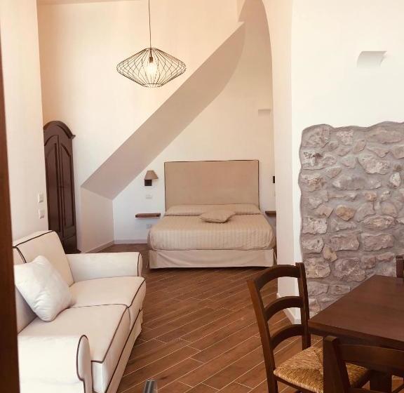 בית מלון כפרי Lantica Pigna Chateau