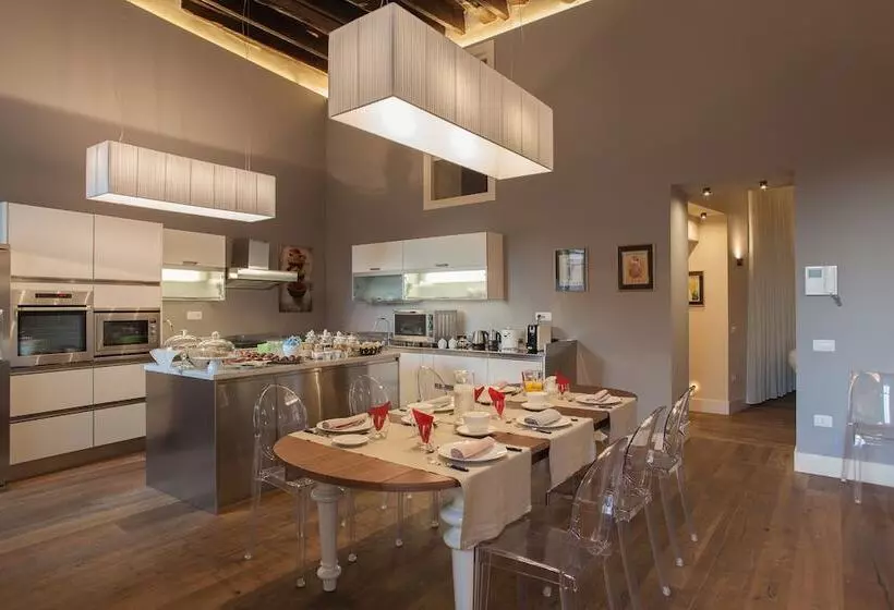 هتل Maison Savoia B&b Apartment