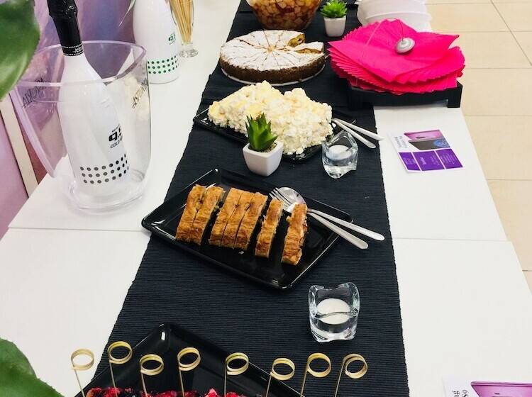 Отель Rho Gloria 2