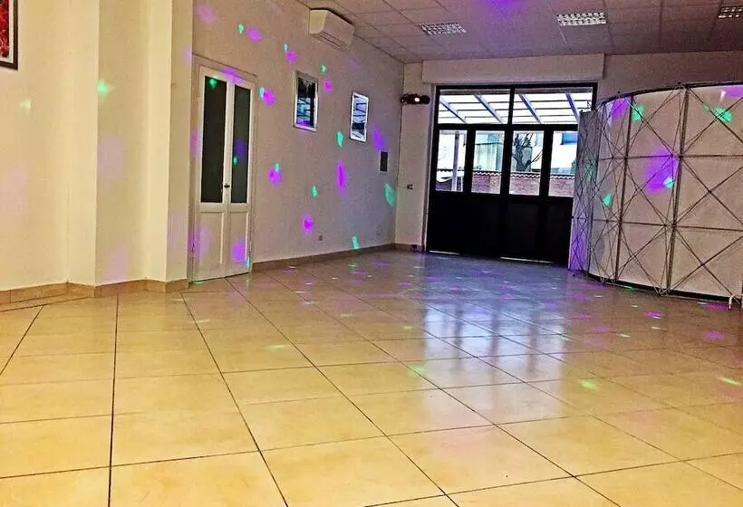 Hotelli Rho Gloria 2