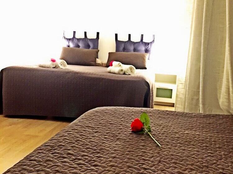 Отель Rho Gloria 2