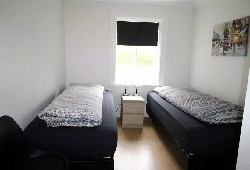 هتل Steinaskjól Guesthouse
