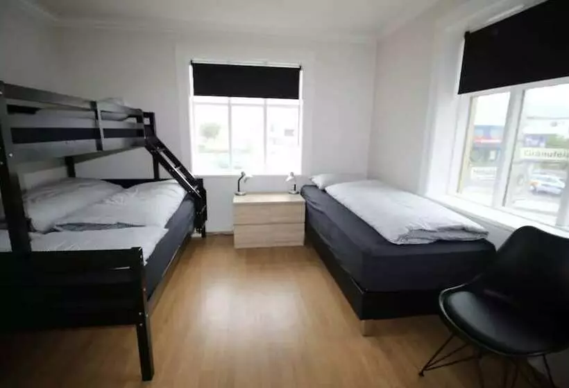 هتل Steinaskjól Guesthouse