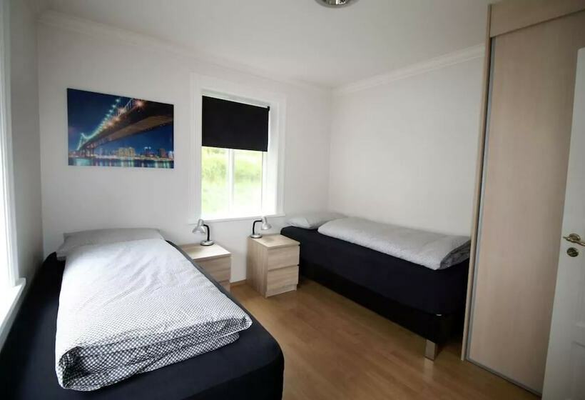 هتل Steinaskjól Guesthouse