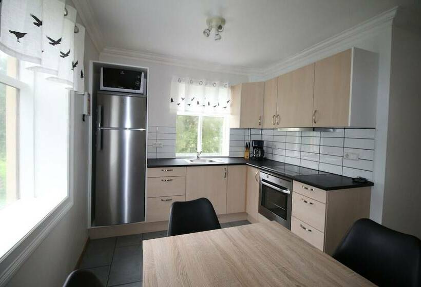 هتل Steinaskjól Guesthouse