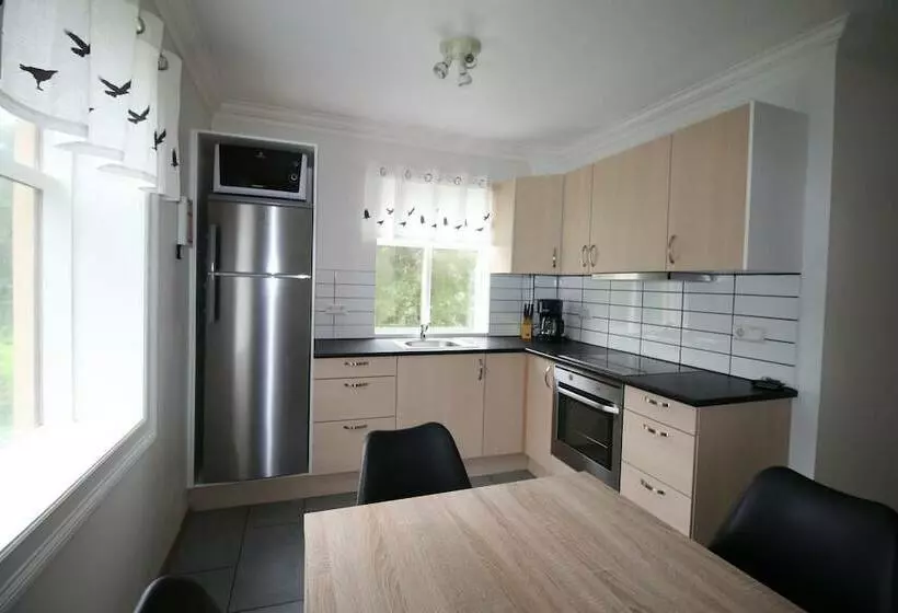 هتل Steinaskjól Guesthouse