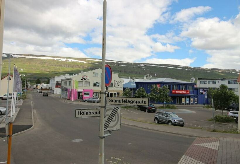 هتل Steinaskjól Guesthouse