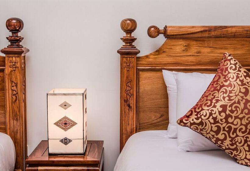 هتل Villa Angthong