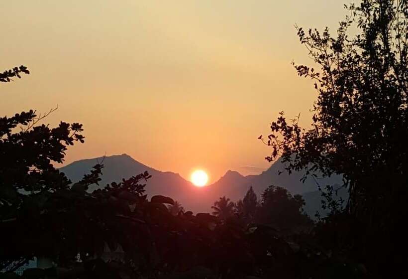 هتل Villa Angthong