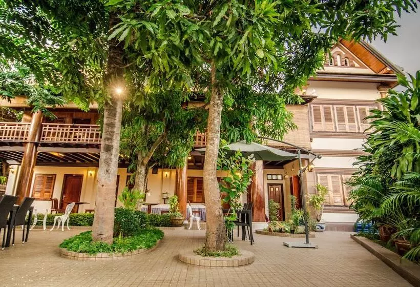 ホテル Villa Angthong