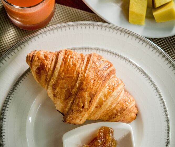 هتل Villa Angthong