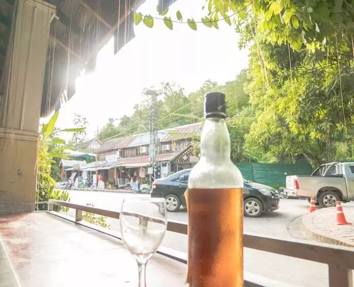 هتل Y Not Laos Hostel