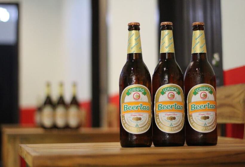 هتل Y Not Laos Hostel