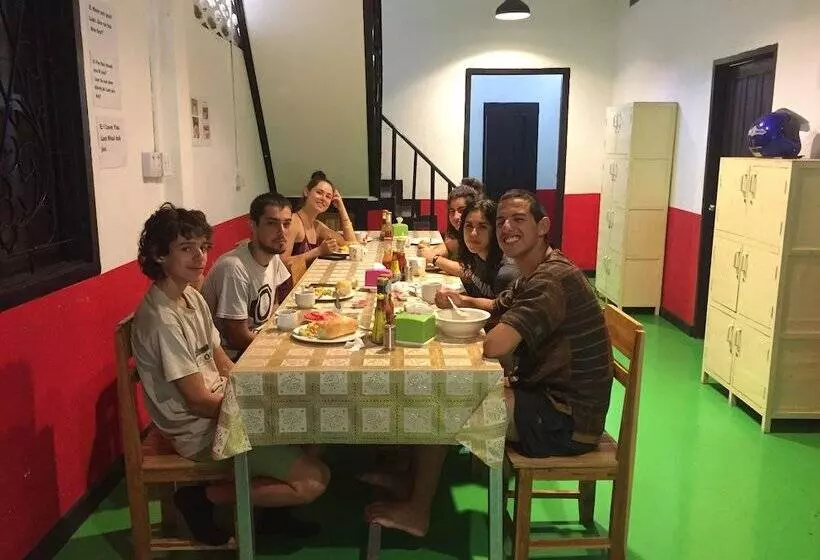 هتل Y Not Laos Hostel