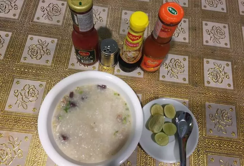 هتل Y Not Laos Hostel