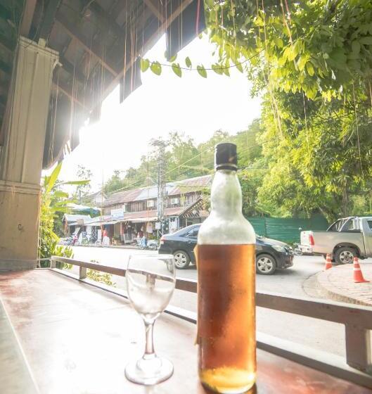 هتل Y Not Laos Hostel