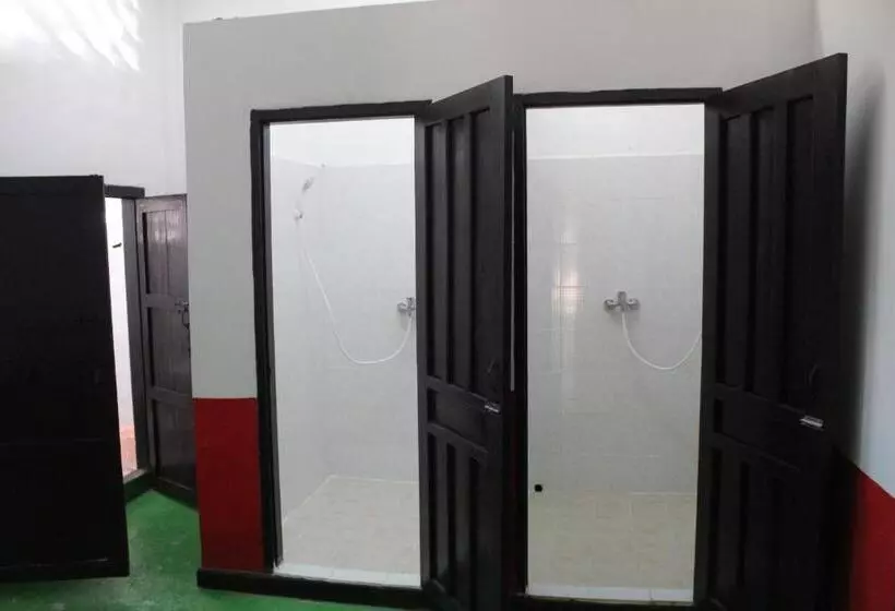 هتل Y Not Laos Hostel