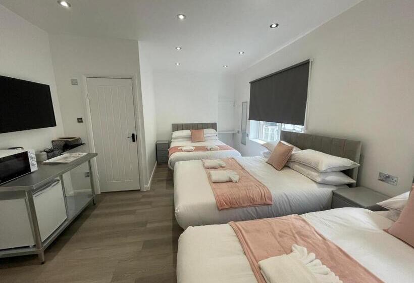 Araan House Hotel Families And Couples Only