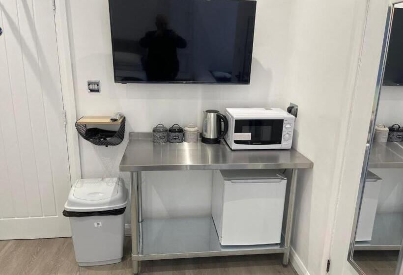 Araan House Hotel Families And Couples Only