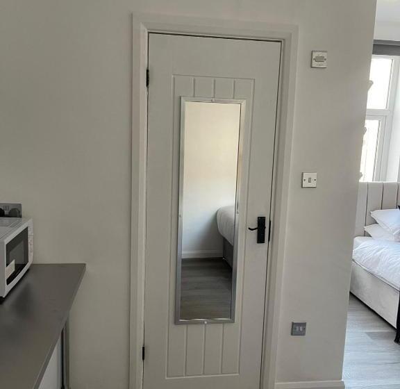 Araan House Hotel Families And Couples Only