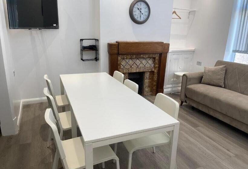 Araan House Hotel Families And Couples Only