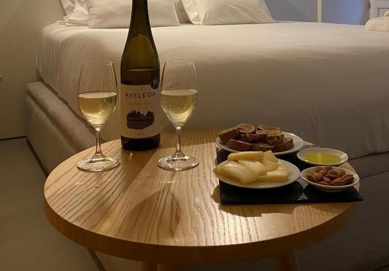 تختخواب و صبحانه House Of Artists