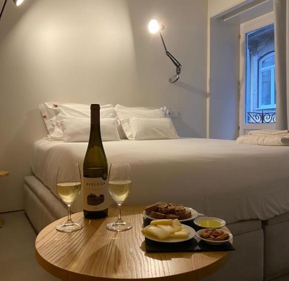 تختخواب و صبحانه House Of Artists