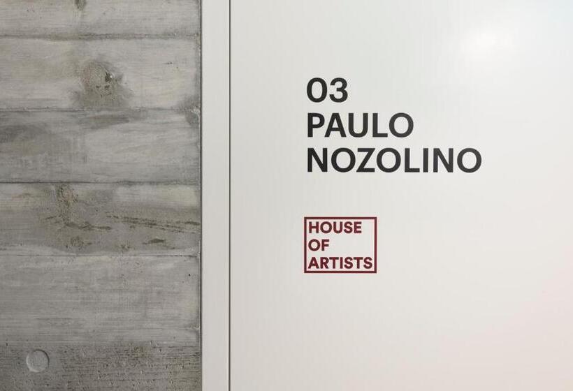 تختخواب و صبحانه House Of Artists