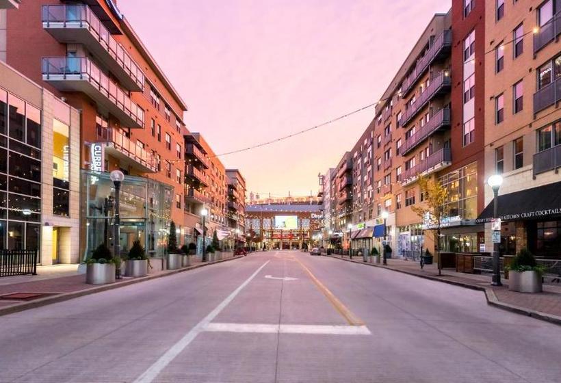 فندق Current At The Banks