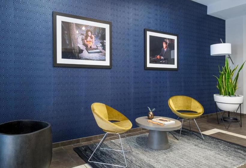 فندق Current At The Banks