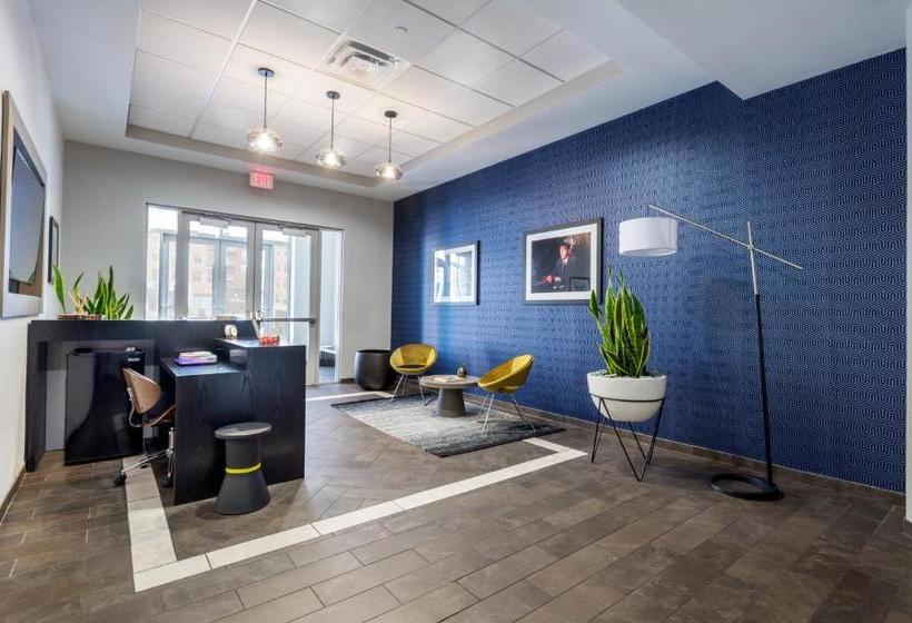 فندق Current At The Banks