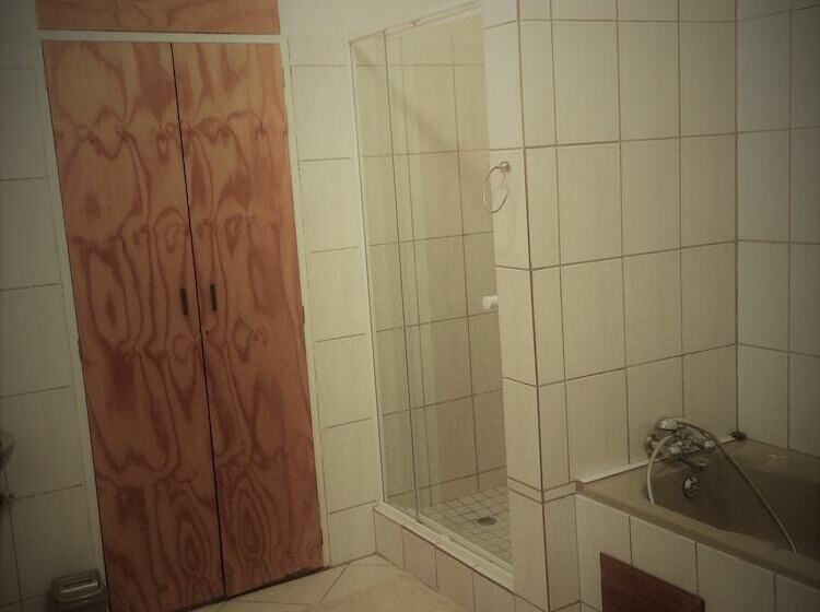 هتل La Vida B&b, Self Catering And Camping