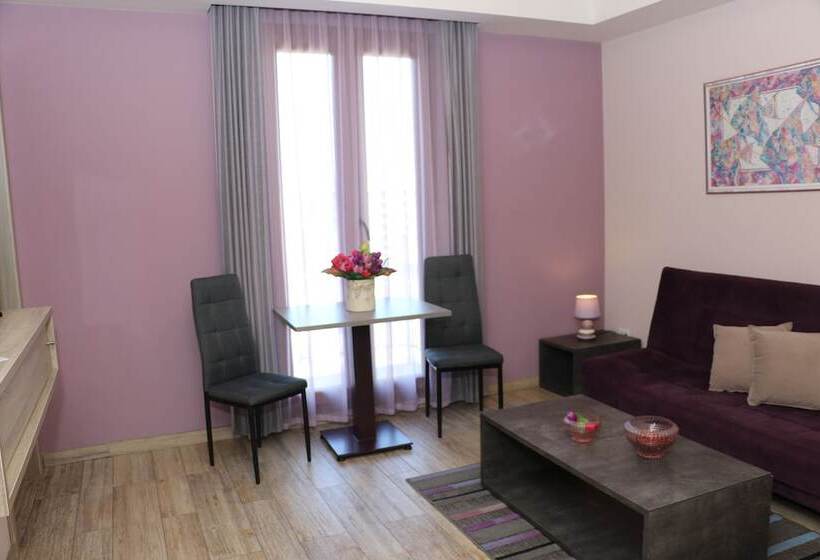 هتل Lo Guest Suites