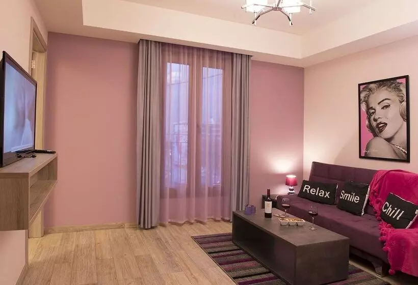 هتل Lo Guest Suites