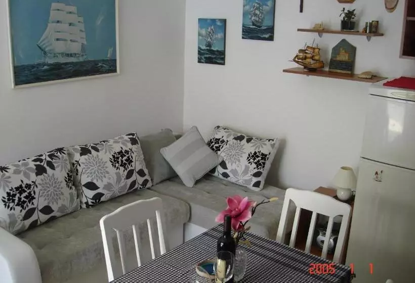 هتل Maxhit Apartments