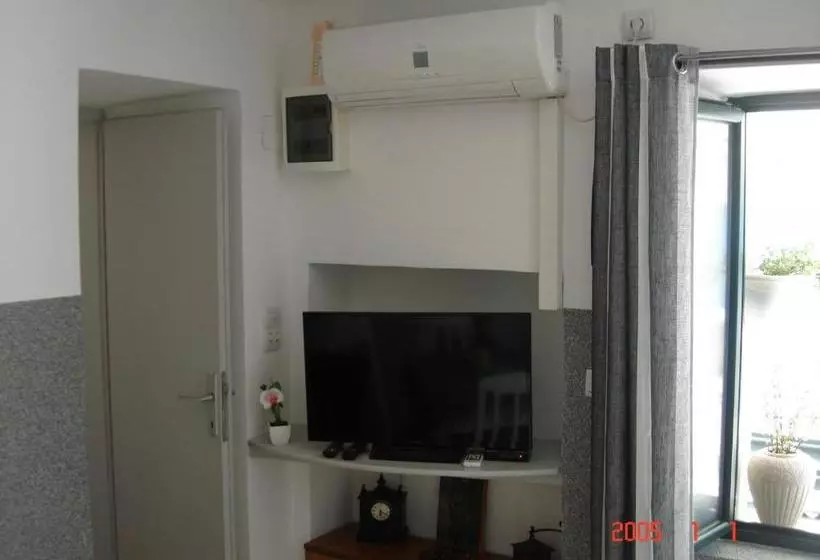 هتل Maxhit Apartments