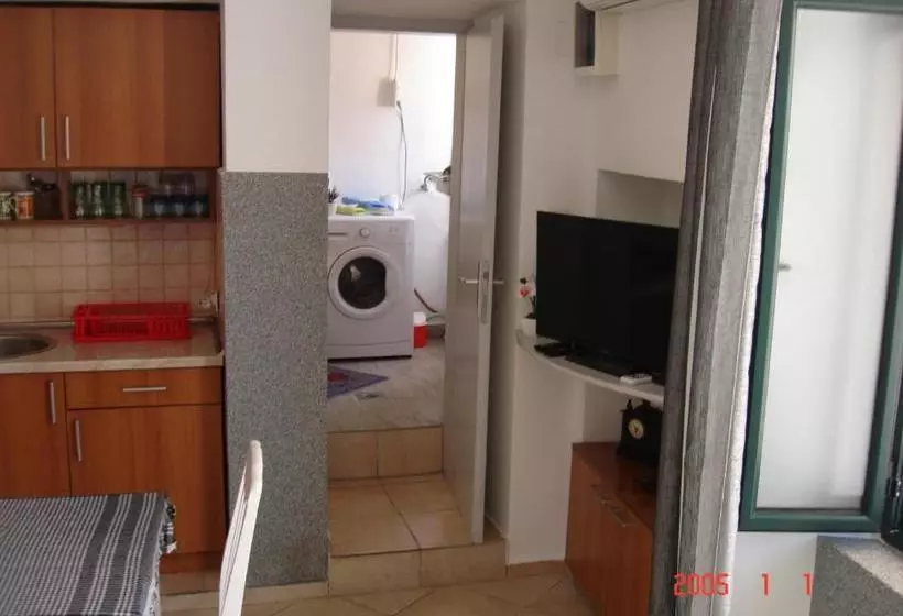 هتل Maxhit Apartments