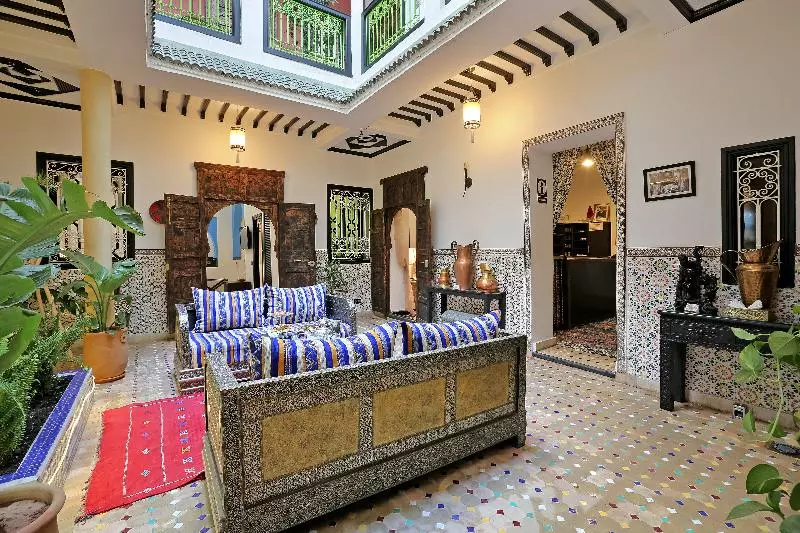 هتل Riad Luzia