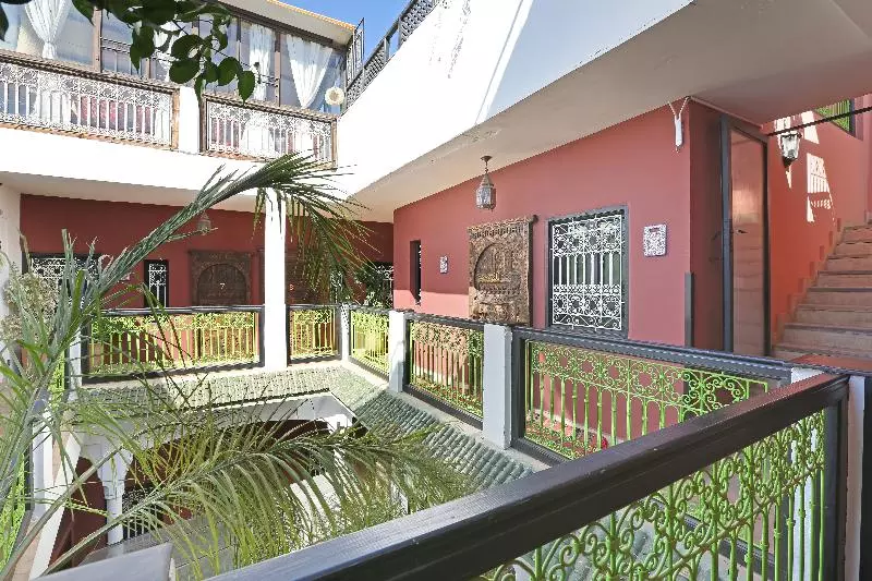 هتل Riad Luzia