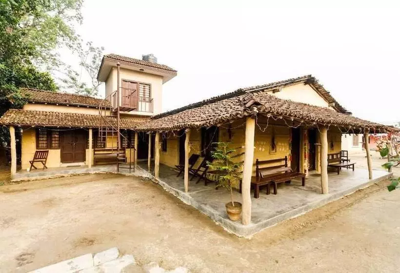 هتل Tharu 20for7 Holiday House