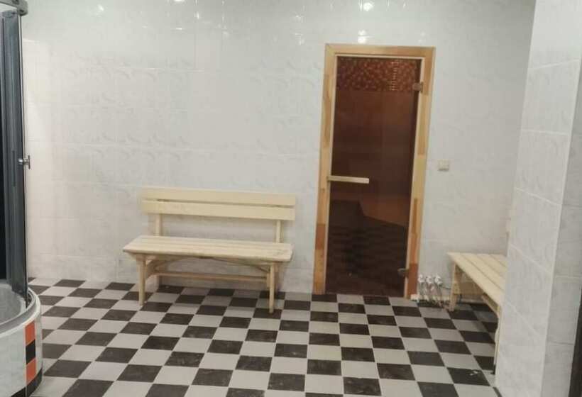 Admiral Hotel   Hostel