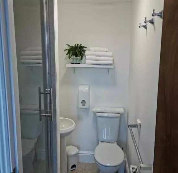 ホテル A & B Guest House Cambridge Ltd