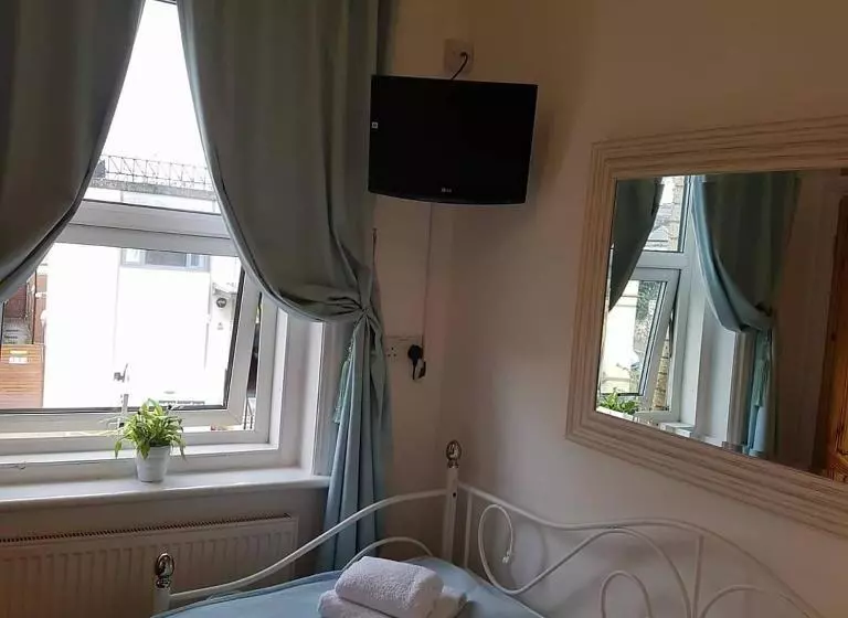 ホテル A & B Guest House Cambridge Ltd