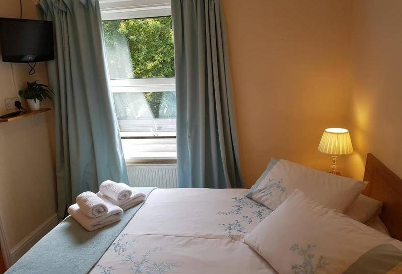 Отель A & B Guest House Cambridge Ltd