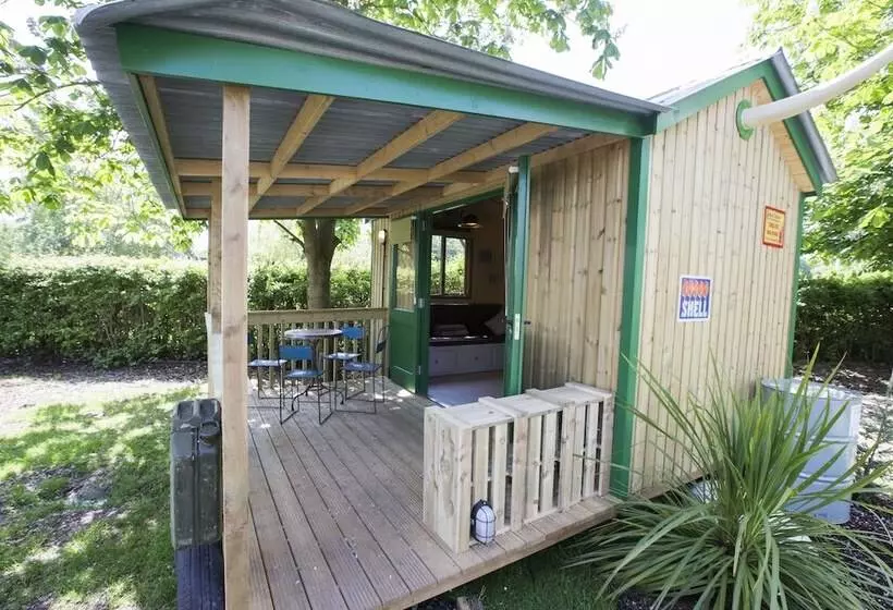 Hotelli Adventurer's Village Milton Keynes