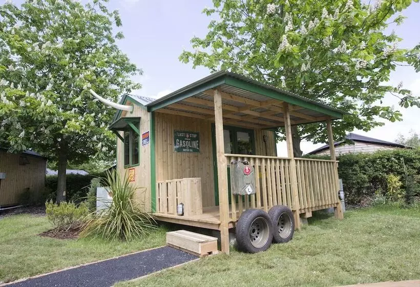 Hotelli Adventurer's Village Milton Keynes