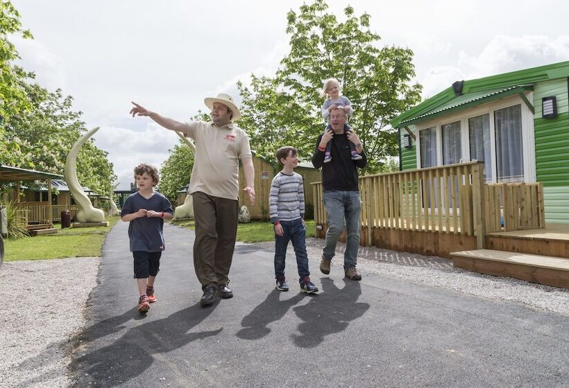 فندق Adventurer's Village Milton Keynes