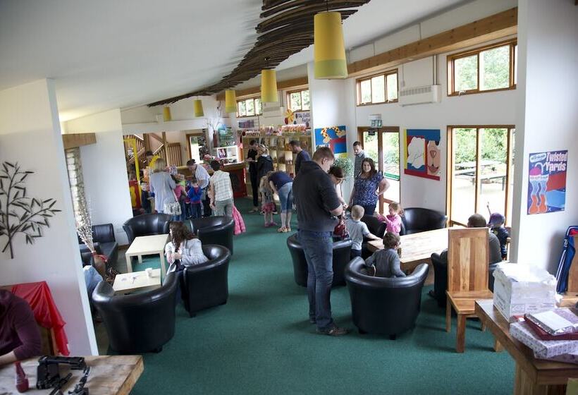 فندق Adventurer's Village Milton Keynes