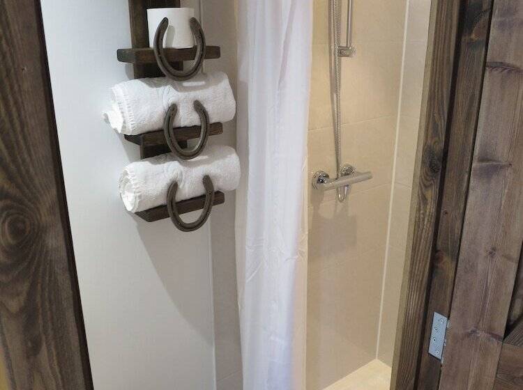 فندق Adventurer's Village Milton Keynes